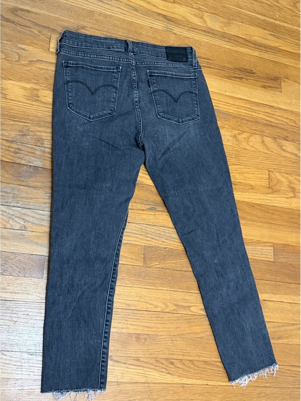 Levi’s Premium 711 Skinny Jeans Black Wash Raw Hem Women’s Size 30 - Picture 5 of 6